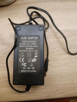 Jak przerobić listwę LED RGB z pilotem na stałe ciepłobiałe światło z przełącznikiem?