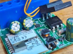 LZWSM16-1 Electronic Module with Capacitors Electronic module with visible capacitors, integrated circuits, and markings.