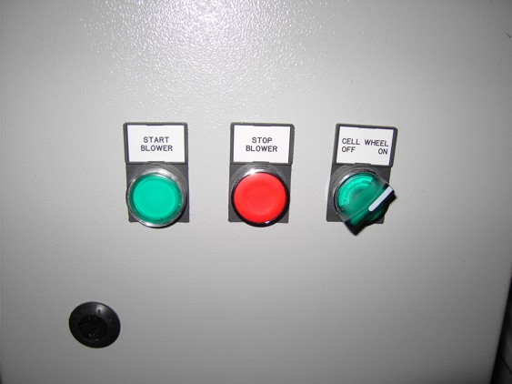 Sterowanie dmuchawą. Dmuchawa się nie włącza. Wina przekaźnika?