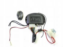 Stara centralka alarmowa marki Max Digital Systems z przewodami.