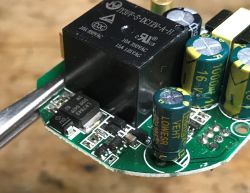 [ESP8285] Włącznik światła WiFi LED master z ukrytą (i darmową?) funkcją RF433