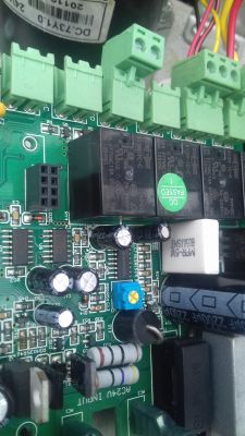 Blyss DOSF-24G - brama zatrzymuje się podczas zamykania, co robić?