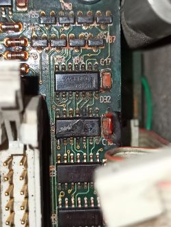 Koparka m&k 5 - Czy to są rezystory czy diody? Napięcie za duże