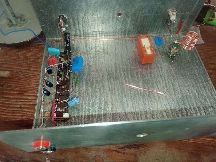 QRP CW transceiver bezpośredniej konwersji RA3AAE 28 MHz ze śmietnika