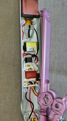 Prostownica Grundig HS5630 - Wyłącza się po nagrzaniu