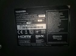 Etykieta techniczna telewizora Toshiba LCD Colour TV model 32AV933G.