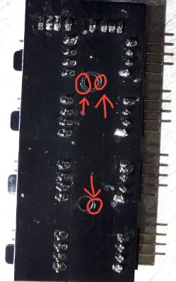 Jak zmierzyć napięcie na 4-pinowym rozdzielaczu RGB SilentiumPC?