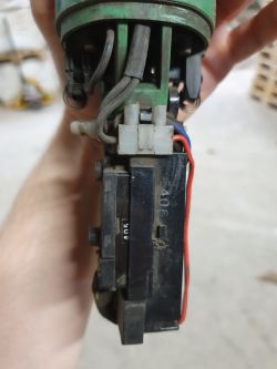Szlifierka Hitachi G13YC podłączenie kabla zasilającego