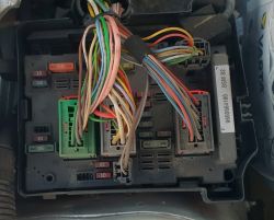 Peugeot 206 (2003) 1.2 Petrol - Right Low Beam Not Working: Bulb & Fuse Box Help Needed Peugeot 206 (2003) 1.2 Petrol - Right Low Beam Not Working: Bulb & Fuse Box Help Needed