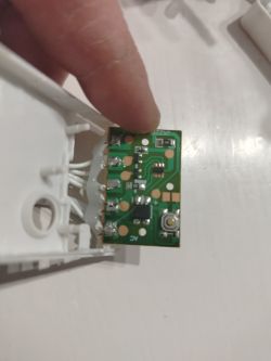 Jak wyłączyć miganie lampek choinkowych LED z zasilaczem 24V?