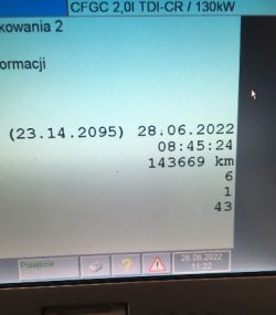 VW Tiguan: Zresetowanie serwisu olejowego, program VAS-PC, błędy dat, akumulator