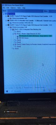 Widok programu USB Device Tree Viewer pokazujący podłączone urządzenia USB na komputerze.