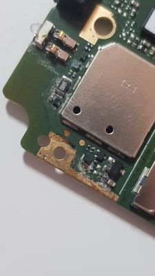 Xiaomi Redmi 5: usunięcie kondensatorów po zalaniu, problem z SIM