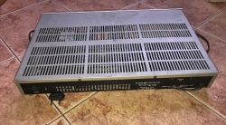 Wnętrze wzmacniacza audio Blaupunkt Mainamplifier MA-240 [1979/1980?]
