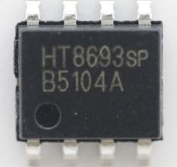 Układ scalony HT8693SP B5104A w obudowie DIP-8, z widocznymi pinami