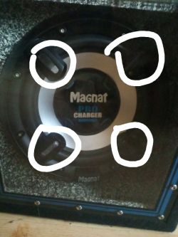 Skrzynia basowa Magnat 130 - jak podłączyć LED-y w domu??