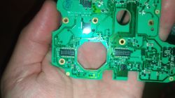 PAD Xbox-ONE - Urwanie się kostek/styków z układu.