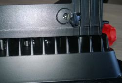 Akumulatorowa lampa robocza YATO YT-82961 – wnętrze urządzenia