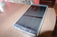 LG G4 H815 - Smuga na powierzchni - nie można jej usunąć. Telefon z pudełka