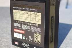 Zasilacz Modecom Volcano 750 W z certyfikatem 80 Plus Gold