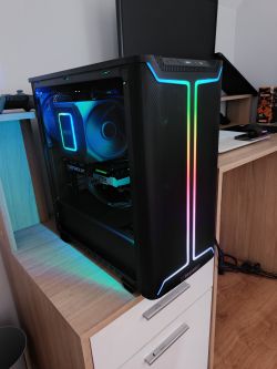 [Sprzedam] Komputer do gier Ryzen 7 7800 X3D | RTX MSI 5070 12 GB | 32GB DDR5 |