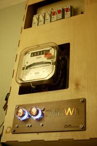 Wyświetlacz zużycia energii elektrycznej w domu na lampach Nixie z IoT