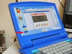 Lexibook Junior LJC100PO - Demontaż w celu zdiagnozowania wyłącznika głośnika.