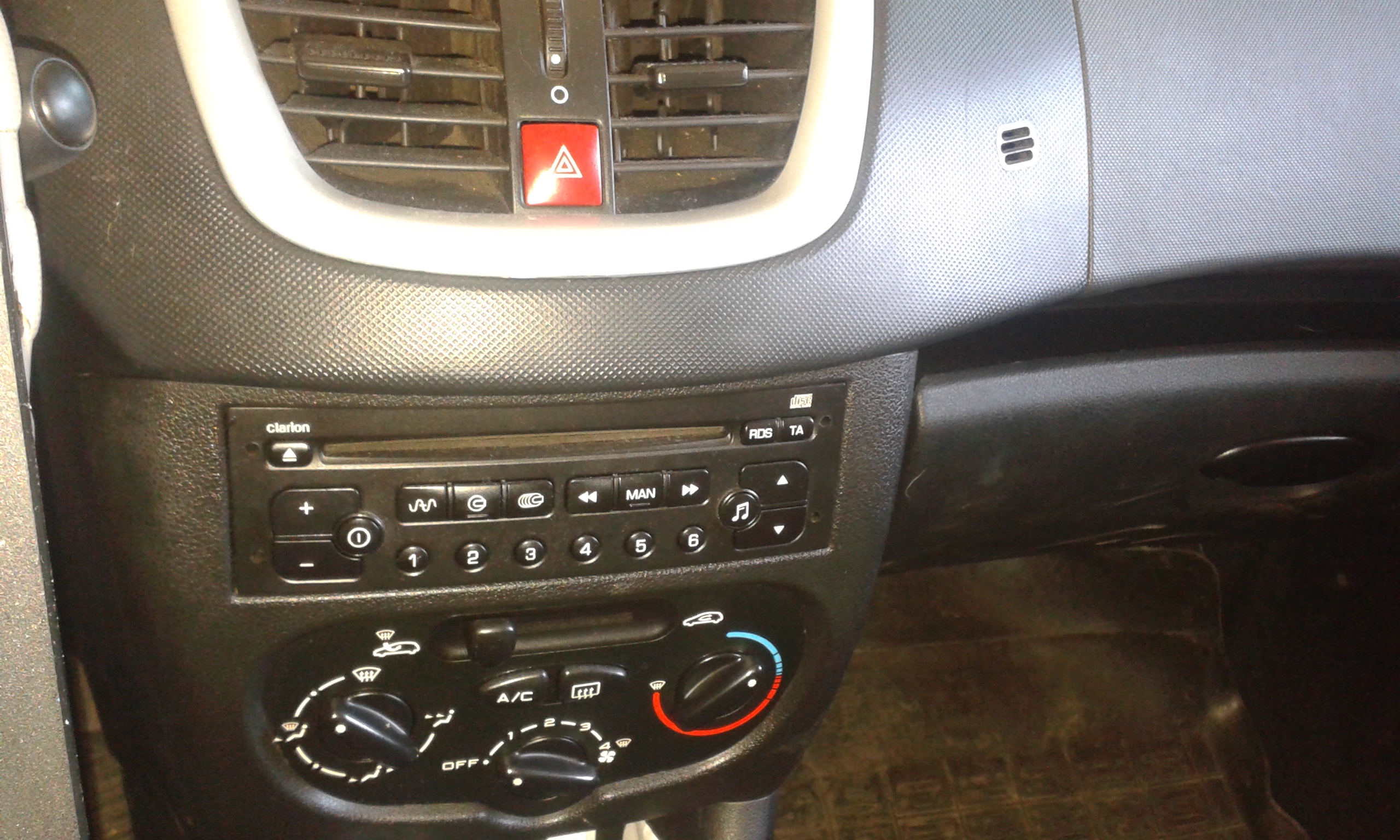 Montaż klimatyzacji manualnej, Peugeot 206+ elektroda.pl