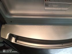 Indesit PBAA34V - zbiera się woda na dolnych drzwiach od zamrażarki