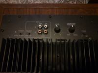 Jak podłączyć subwoofer do wzmacniacza po remoncie salonu?