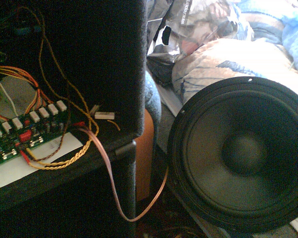 Wzmacniacz HEXFET 400W HOLTON-a + Basowe Kolumny HANDMADE:) Wzmacniacz HEXFET 400W HOLTON-a + Basowe Kolumny HANDMADE:)