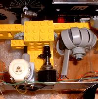 Skrzynka antenowa zmodyfikowana przy pomocy klocków lego