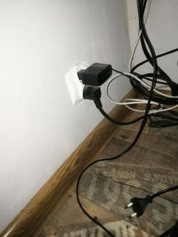 Jak sprawdzić uziemienie PC? Kopnięcia prądem od gniazd USB i obudowy.