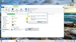 Okno Eksploratora Windows z komunikatem o braku uprawnień do folderu na dysku D.