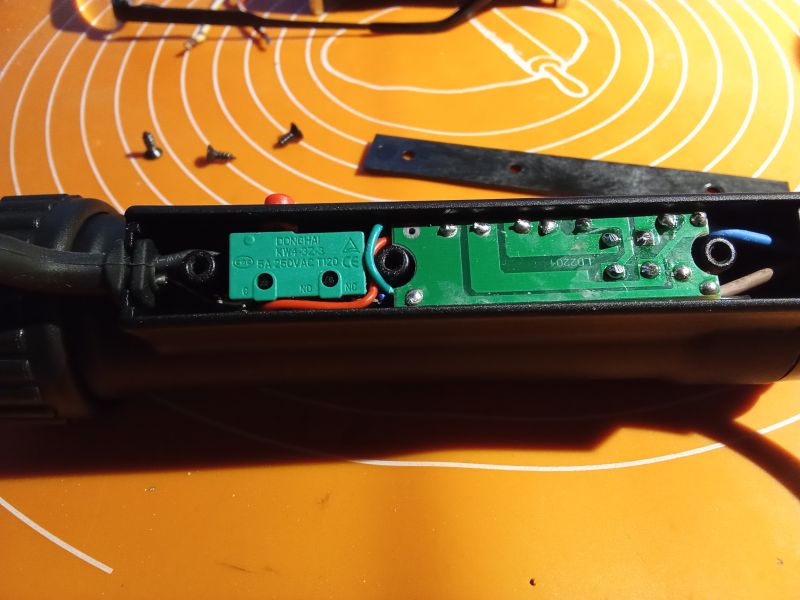 BBT - 580 - półautomatyczny odsysacz cyny z Aliexpress. Poznaj sprzęt zanim podejmiesz decyzję.