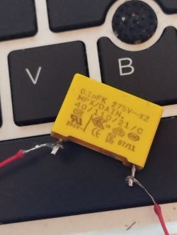 Naprawa radia budzik Bench KH 2249 - uszkodzony opornik i kondensator