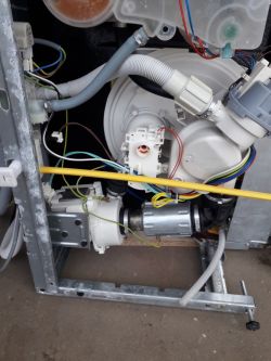 Whirlpool ADG522 X - nie zmywa, ale kończy program Whirlpool ADG522 X - nie zmywa, ale kończy program