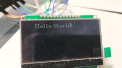 Wyświetlacz z napisem Hello World!