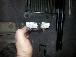 Jeep Grand Cherokee (1999 - 2000) - How to connect another radio?
