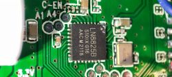 Close-up of a circuit board with LN8825B chip.