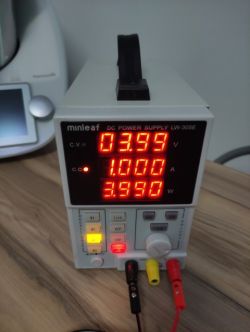 Wnętrze zasilacza regulowanego LW-K305DC 30V5A Longwei