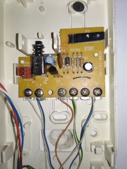 Zwarcie elektrozaczepu w linii unifonu interkomowego Urmet 1131/1 Zwarcie elektrozaczepu w linii unifonu interkomowego Urmet 1131/1