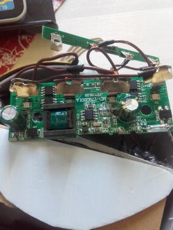 Lampka LED 12V z ładowaniem Lampka LED 12V z ładowaniem
