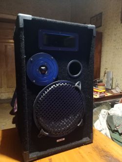 Zmniejszenie intensywności dźwięku w głośniku Tonsil o oporności 4ohm przez kondestrator 3,6uf 100v