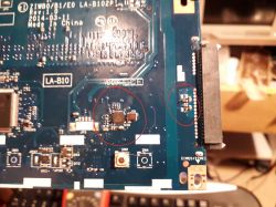 Lenovo B50-30 nie uruchamia się po wymianie rezystora - zalanie i dym z wtyczki
