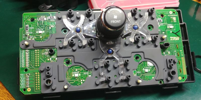 Dodge Grand Caravan 2008 - Wymiana zarowek podswietlenia sterowania nawiewu