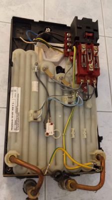 Fix Poorly Heating Water Heater with Leakage - Repairs Needed on Possible Replaceable Components