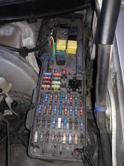 Mercedes w202 1999r 2.2cdi - Brak reakcji szyb i luster po podłączeniu aku