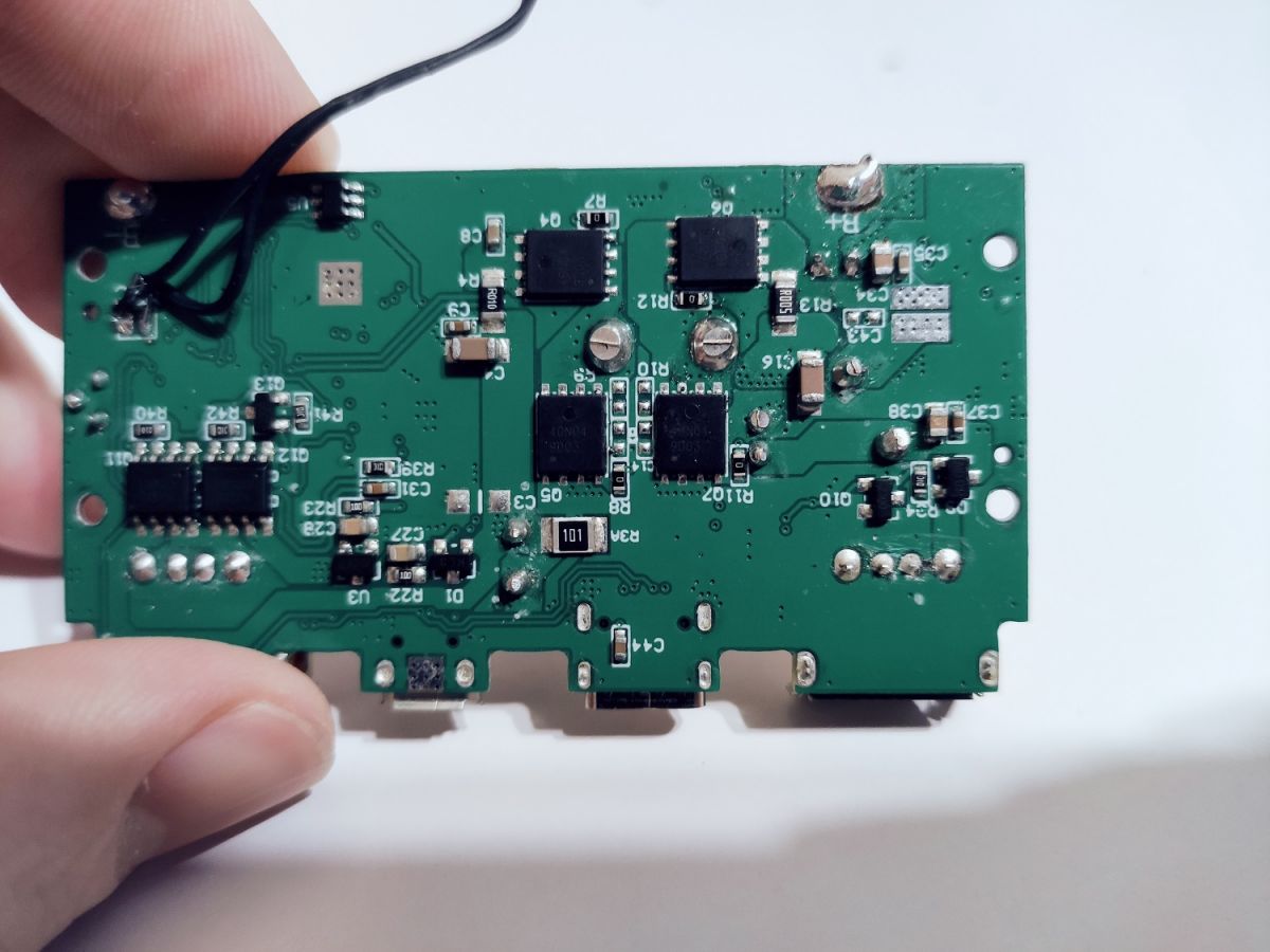 Zwarcie na module power banka 100W - grzanie się elementów 40N03 ...