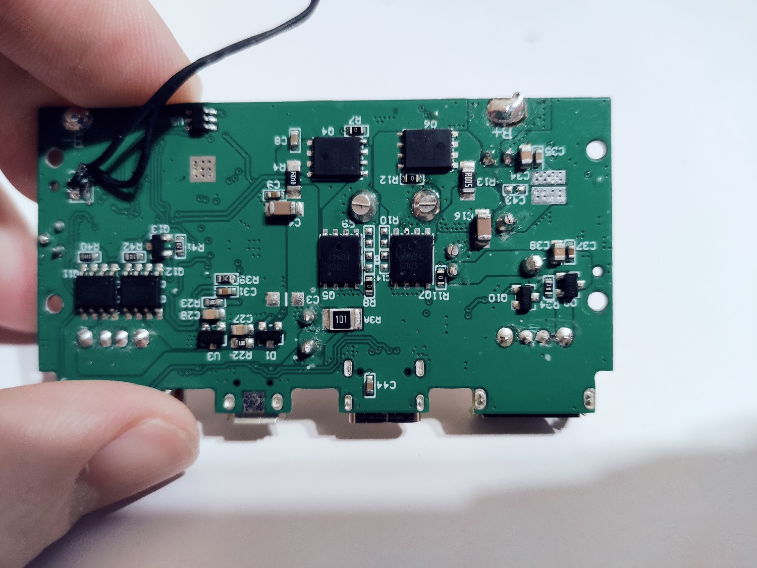 Zwarcie na module power banka 100W - grzanie się elementów 40N03 ...